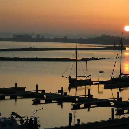 Διαμέρισμα Exklusive Panoramawohnung In Μπαρθ